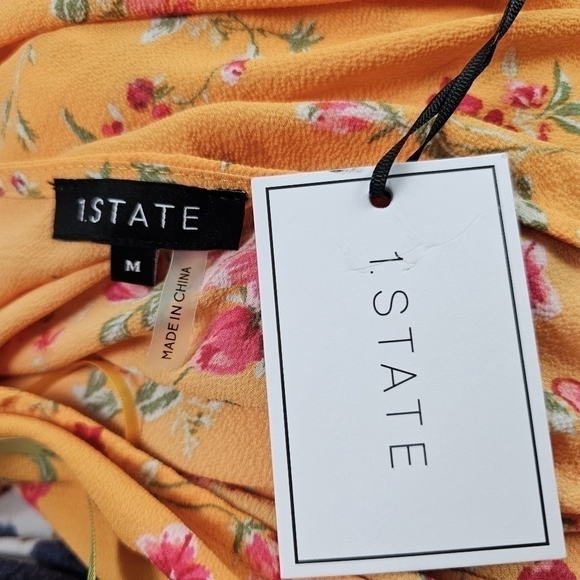 1. STATE Floral Smocked Blouse in M NWT - Picture 7 of 9